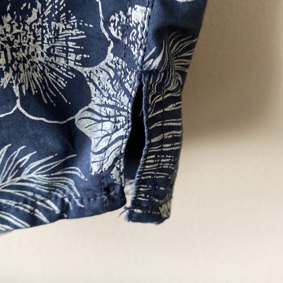 Men’s Mountain Warehouse Tropical Print Button-down Short Sleeve Shirt - Picture 8 of 10